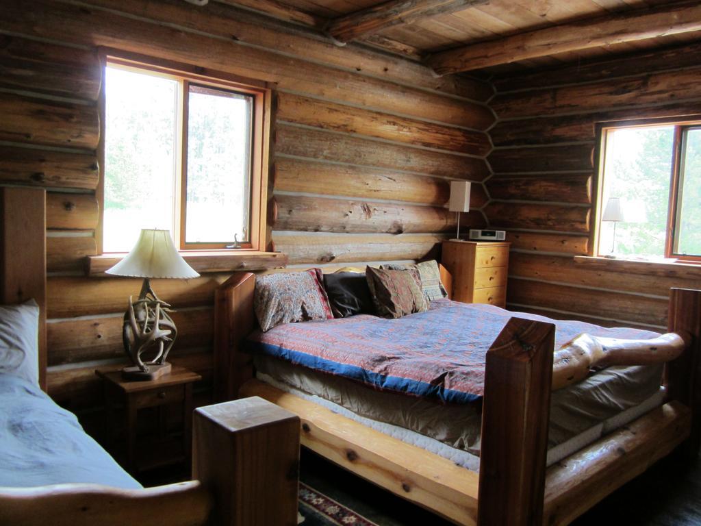 Ldr Lodge - Last Dollar Ranch Smithers Exterior foto