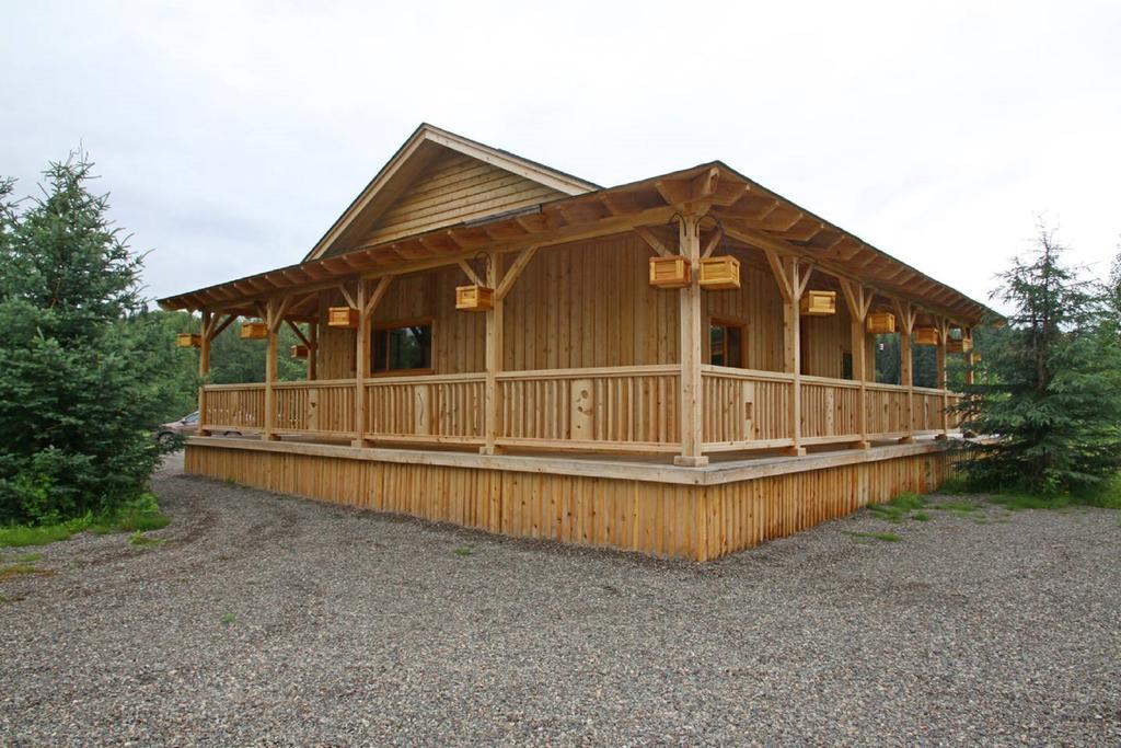 Ldr Lodge - Last Dollar Ranch Smithers Exterior foto