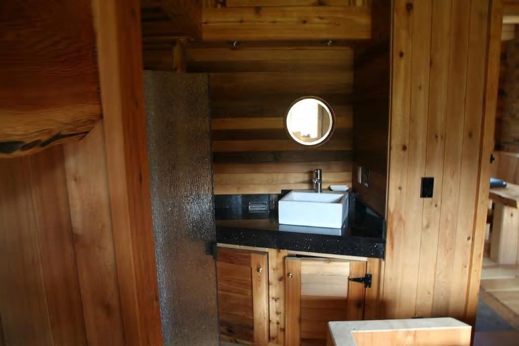Ldr Lodge - Last Dollar Ranch Smithers Exterior foto